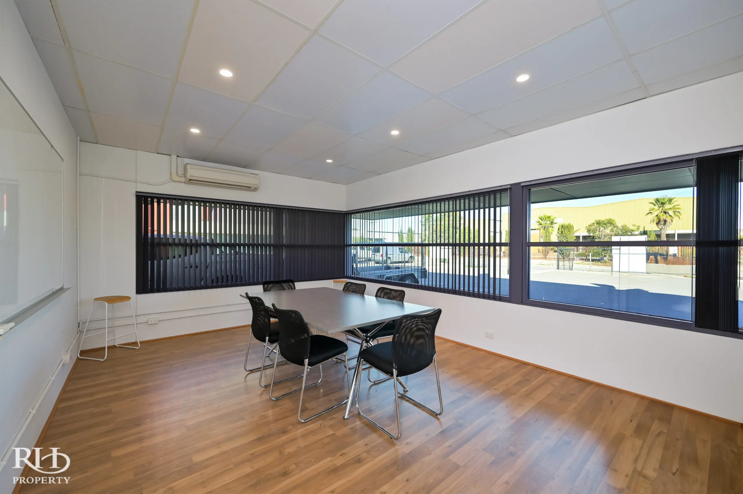 1 8 Hurley Street Canning Vale Wa 6155 - Image 12