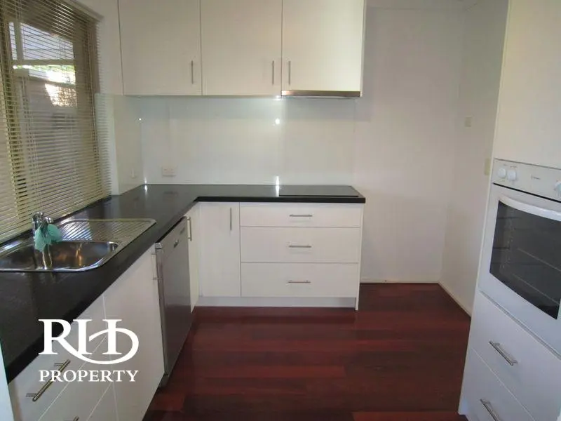 5 Hugh Court Como Wa 6152 - Image 4