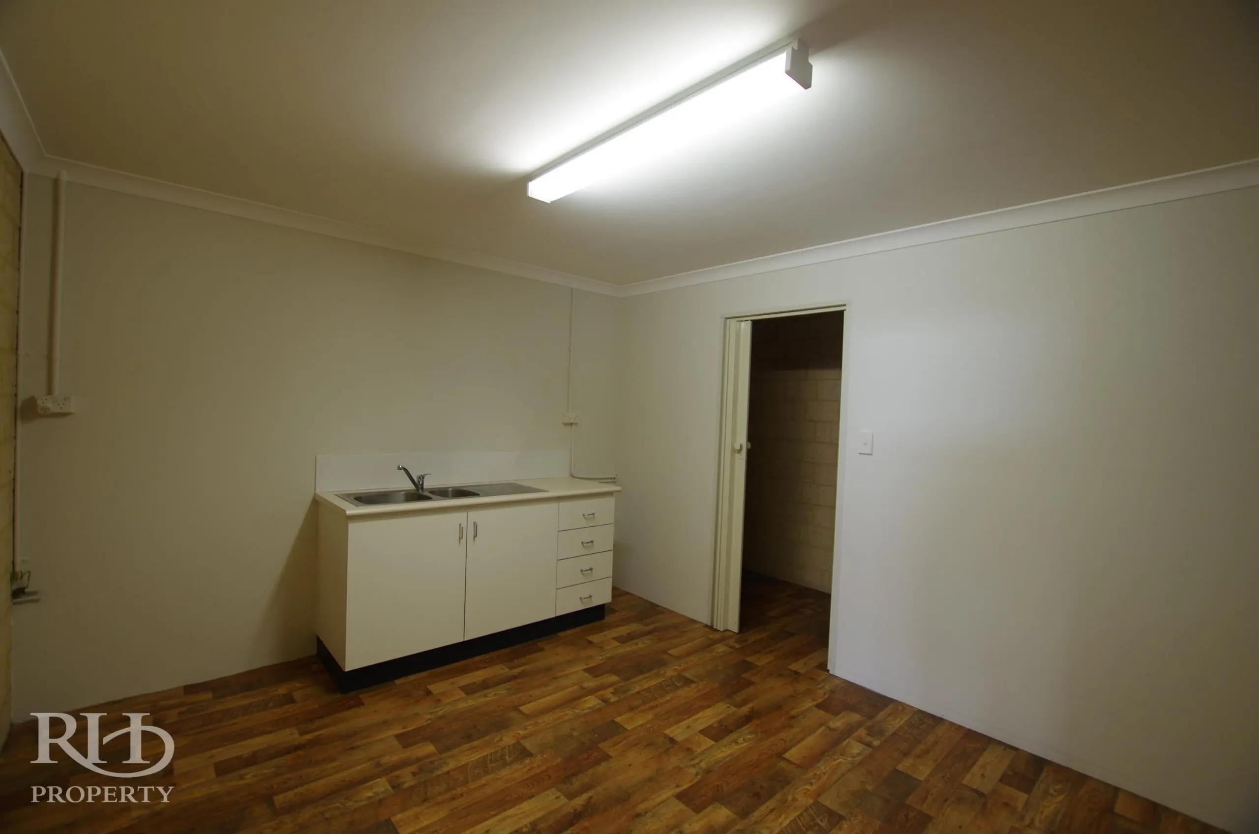 5b Port Kembla Drive Bibra Lake Wa 6163 - Image 10