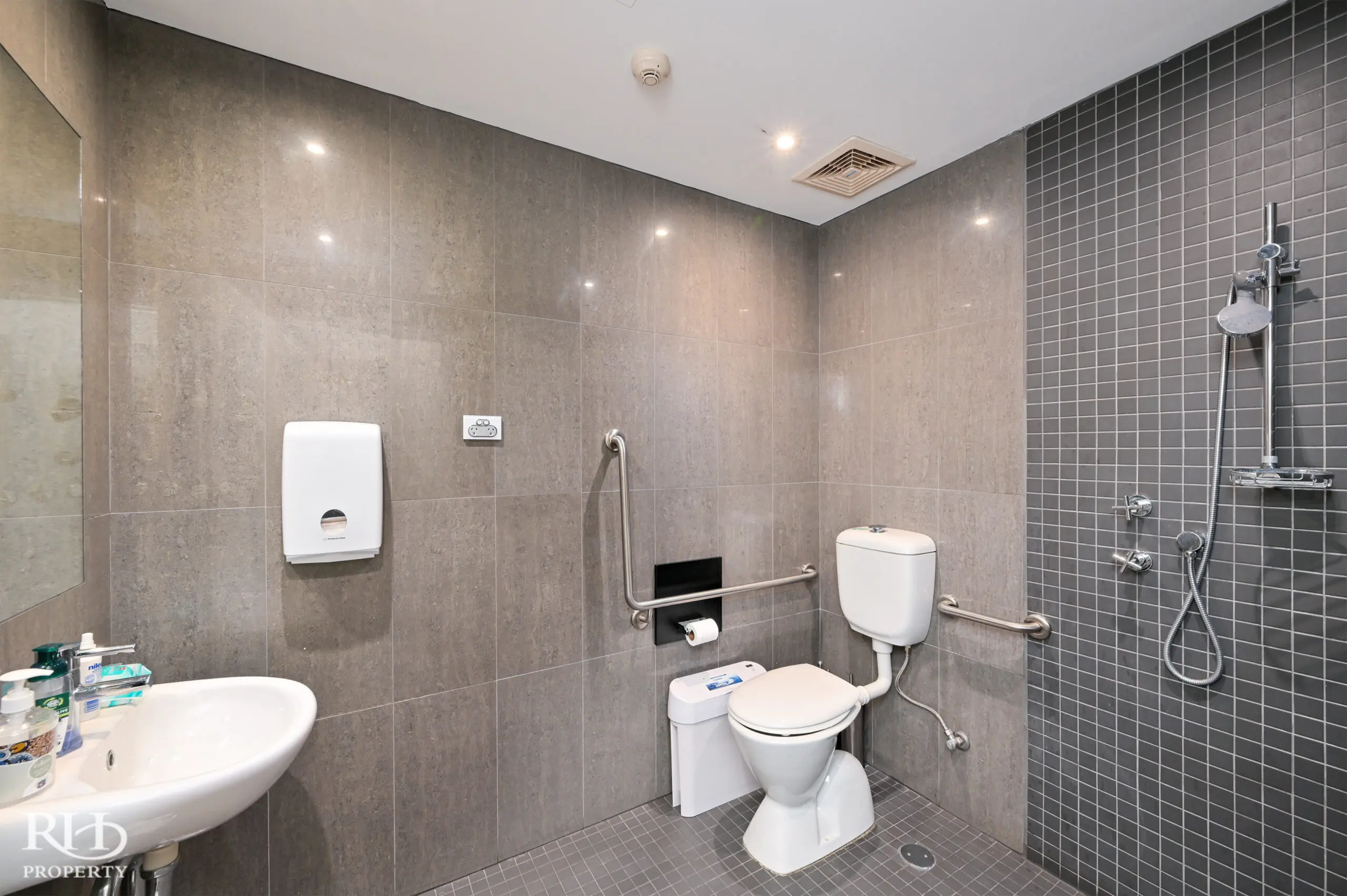 8 Howlett Street North Perth Wa 6006 - Image 22